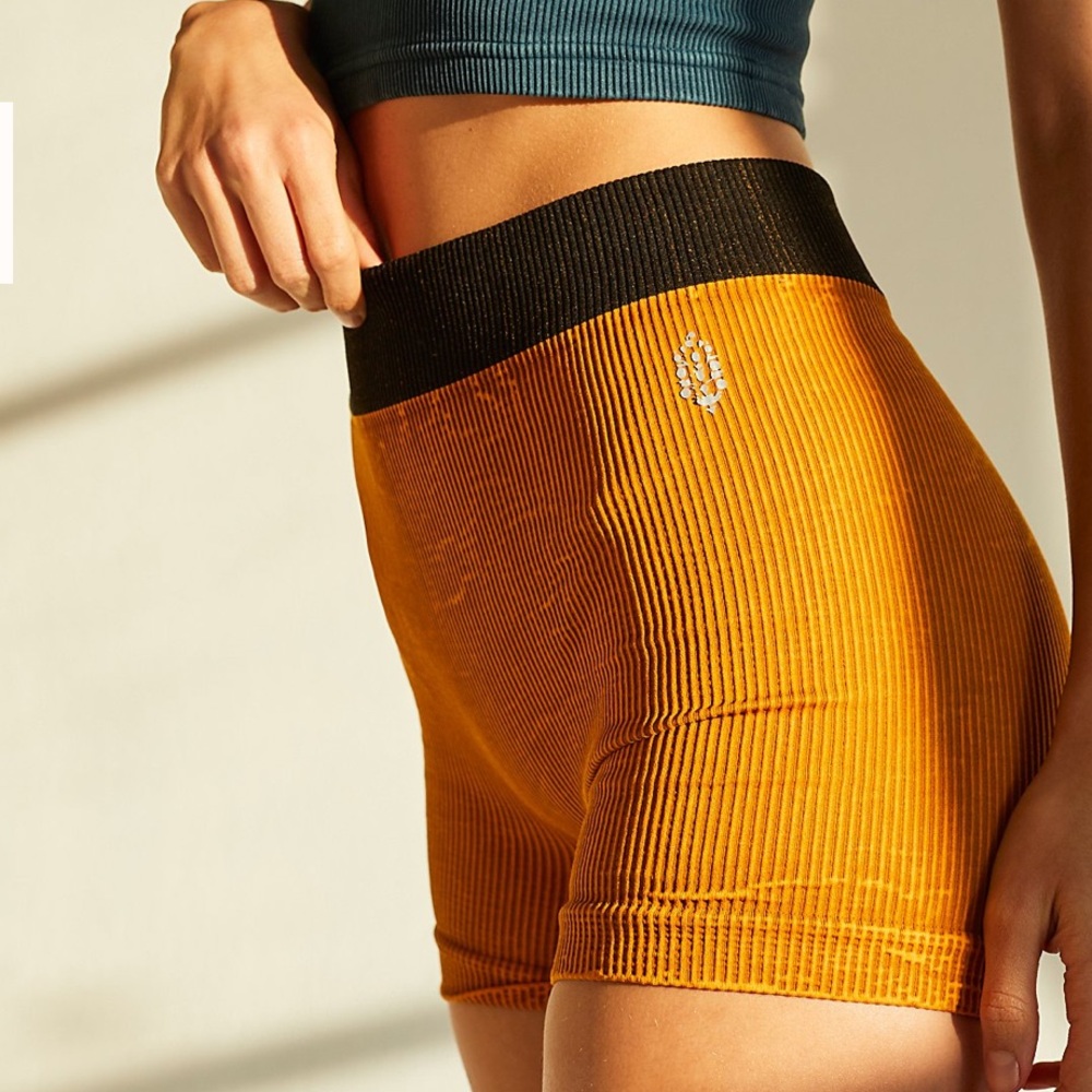 NEW COLOR- 🌺Ribbed prajna biker short